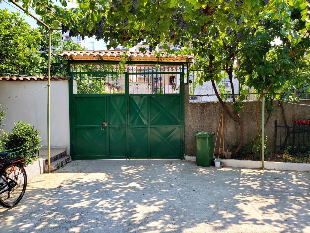 Unique Traditional House, Hosted By J&G Τίρανα Εξωτερικό φωτογραφία