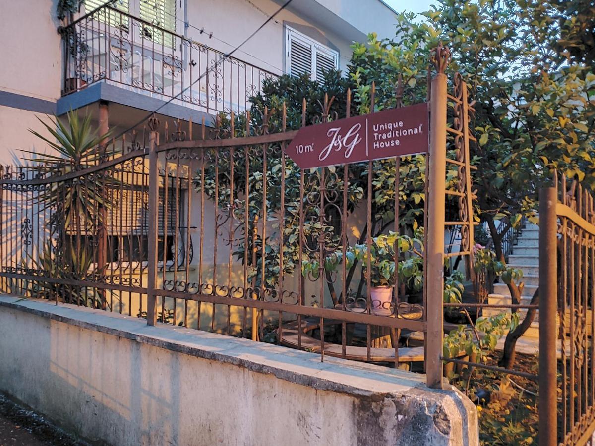 Unique Traditional House, Hosted By J&G Τίρανα Εξωτερικό φωτογραφία
